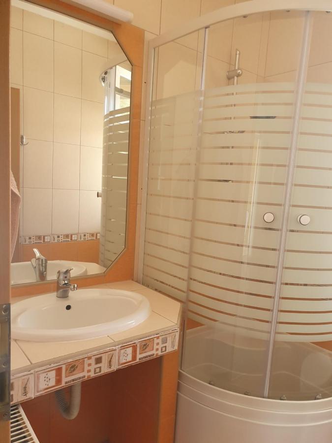 Maja Apartmanhaz Balatonlelle Exterior foto