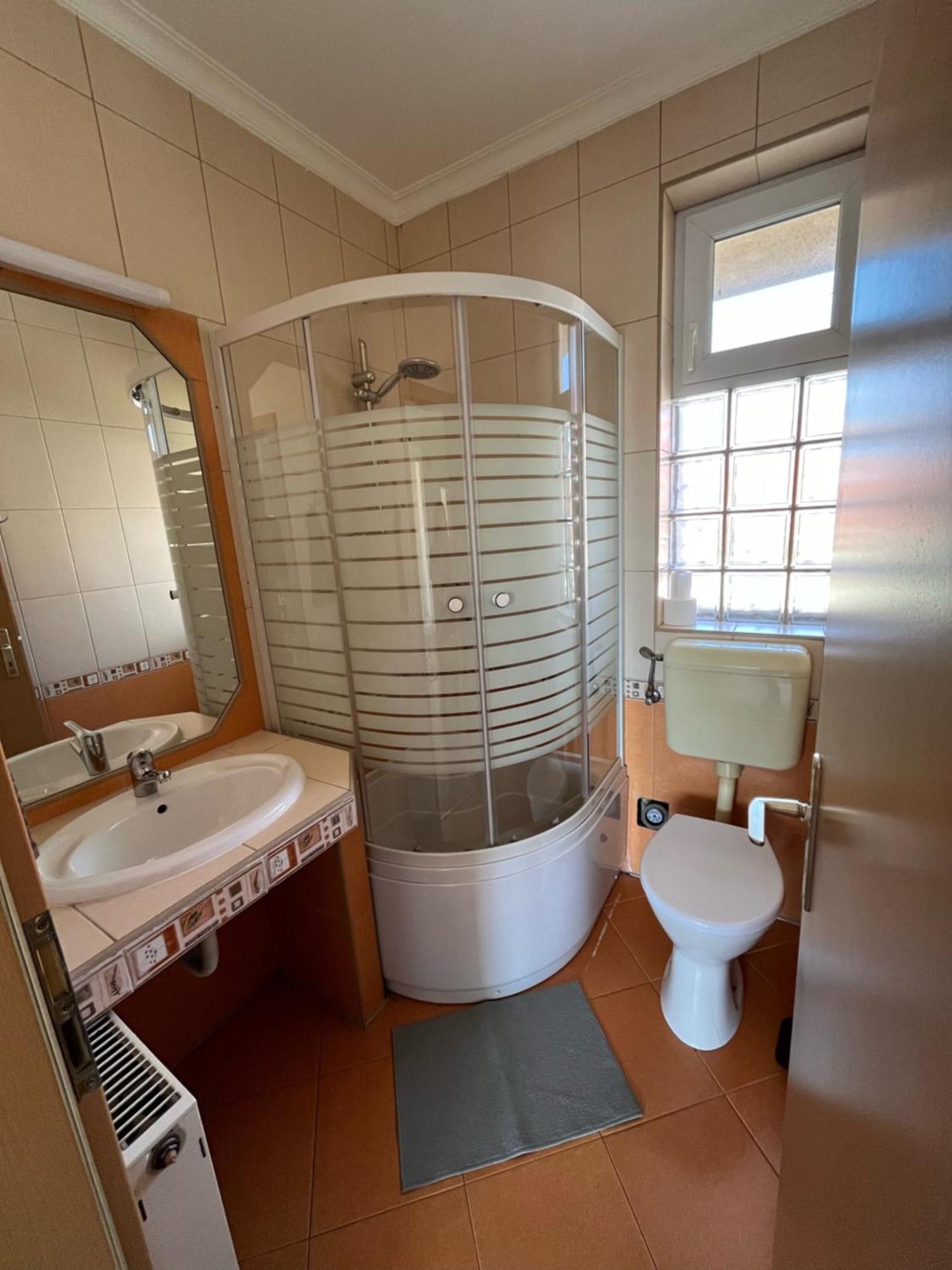 Maja Apartmanhaz Balatonlelle Exterior foto